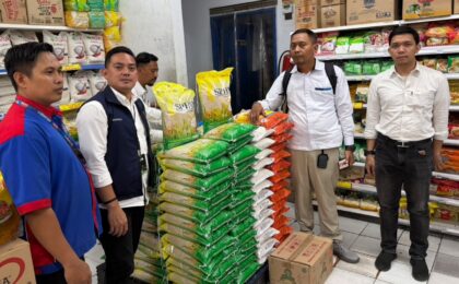 Satgas Pangan Polda Metro Jaya Cek Harga Beras di Pasar Tradisional Ciracas dan Retail Modern