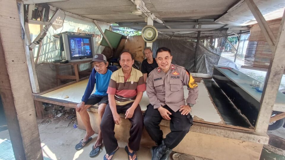 Bhabinkamtibmas Kranji Sambangi Warga, Ajak Bersama Cegah Tawuran Remaja