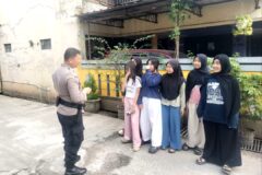 Bhabinkamtibmas Jakamulya Ingatkan Remaja Waspada Ajakan Teman dan Perkenalan di Media Sosial