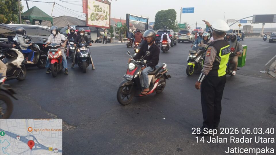 Antisipasi Kemacetan Jam Sibuk, Unit Lantas Polsek Pondok Gede Siagakan Personel di Jalur Protokol