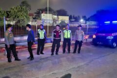 CIPTAKAN SITUASI YANG AMAN DAN KONDUSIF, TIGA PILAR KECAMATAN JATIASIH LAKSANAKAN PATROLI KEWILAYAHAN