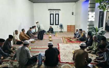 Jalin Silaturahmi dengan Tokoh Agama Cikiwul, Bhabinkamtibmas Bantargebang Sambangi Pengajian Baitul Muttaqin