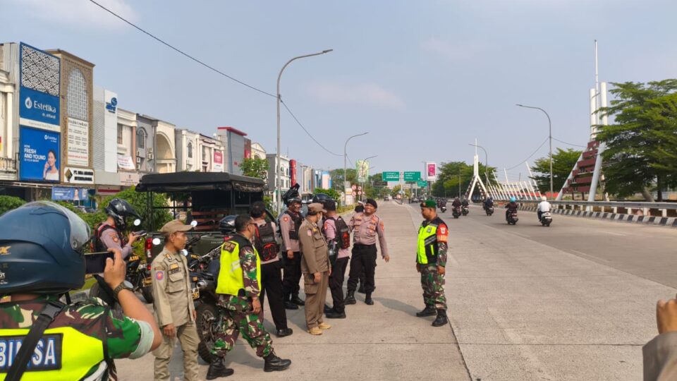 Polres Metro Bekasi Kota Gelar Penyekatan Wilayah Perbatasan di Kawasan Hasibuan dan Summarecon