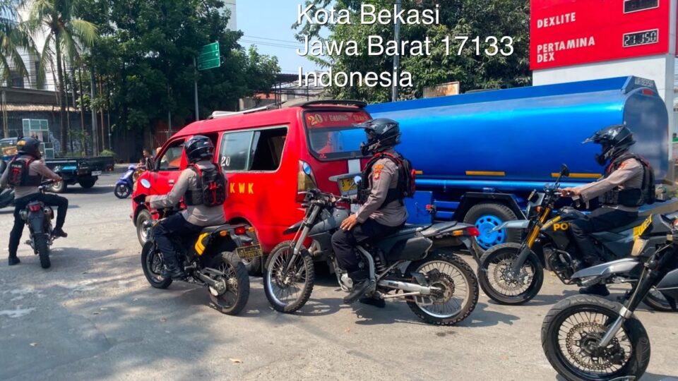 Edukasi Warga, Tim Patroli Perintis Presisi Sambangi Kawasan Dahlia Raya dan Sultan Agung