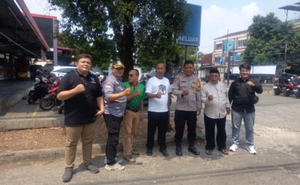 Bhabinkamtibmas Jakasampurna Polsek Bekasi Barat Sambangi Warga, Ajak Bersama Cegah Tawuran Remaja