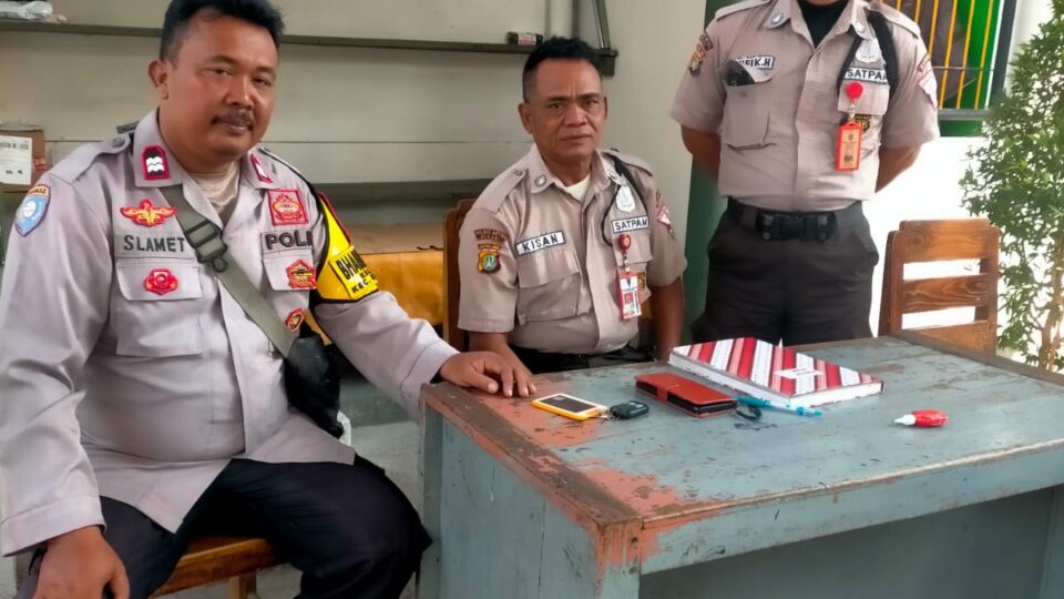 Patroli Dialogis Perum Boulevard THB, Polsek Medan Satria Imbau Waspada Kejahatan Jalanan