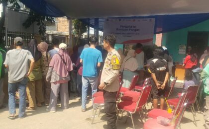 MONITORING PEMBAGIAN BANTUAN PANGAN DI KELURAHAN JATIRAHAYU