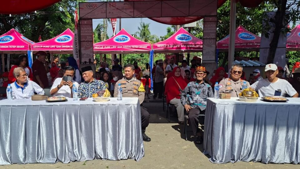 Puncak Gempita Merdeka, Polsek Bekasi Selatan Hadir di Tengah Warga Jakamulya
