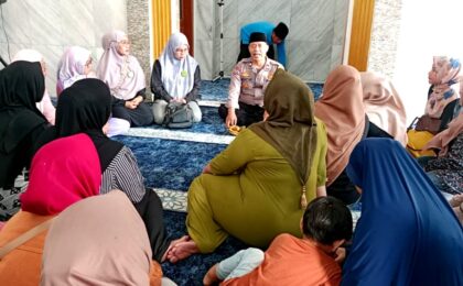 Jaga Jakarta On The Spot, Bhabinkamtibmas Pekayon Jaya Serap Aspirasi Warga