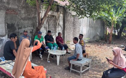 JAGA JAKARTA ON THE SPOT, BHABINKAMTIBMAS DAN LURAH JATIASIH BERSINERGI SERAP ASPIRASI WARGA, DEMI TERWUJUDNYA SITUASI KAMTIBMAS YANG DIIDAMKAN MASYARAKAT