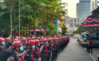 Ditsamapta Polda Metro Jaya Siagakan SAR dan Bagikan Masker Antisipasi Dampak Anak Krakatau