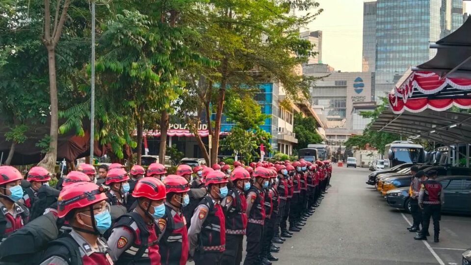 Ditsamapta Polda Metro Jaya Siagakan SAR dan Bagikan Masker Antisipasi Dampak Anak Krakatau
