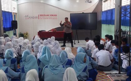 Polsek Medan Satria Sosialisasikan Maklumat Kapolres kepada Pelajar SMK Mandiri
