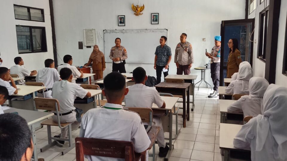 PEMBINAAN PELAJAR DALAM MENJAGA KEAMANAN DAN KETERTIBAN