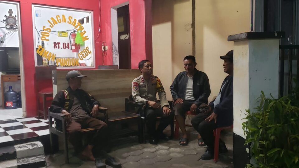 Pondok Gede Sambangi Pos Security Perumahan Taman Pondok Jatirahayu
