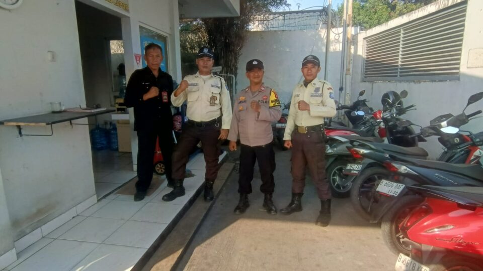 Kunjungan ke Pos Keamanan PT BDR, Polsek Medan Satria Tebar Himbauan Kamtibmas dan Antisipasi Curat