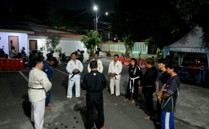 Kapolsek Bekasi Selatan Apresiasi Pelajar SMK Teratai Putih Global 1 Ikuti Latihan Ju Jitsu