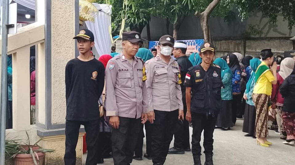 Pengamanan Penilaian Lomba Sribaduga, Personel Polsek Pondok Gede Kawal Giat di Kelurahan Jatimurni