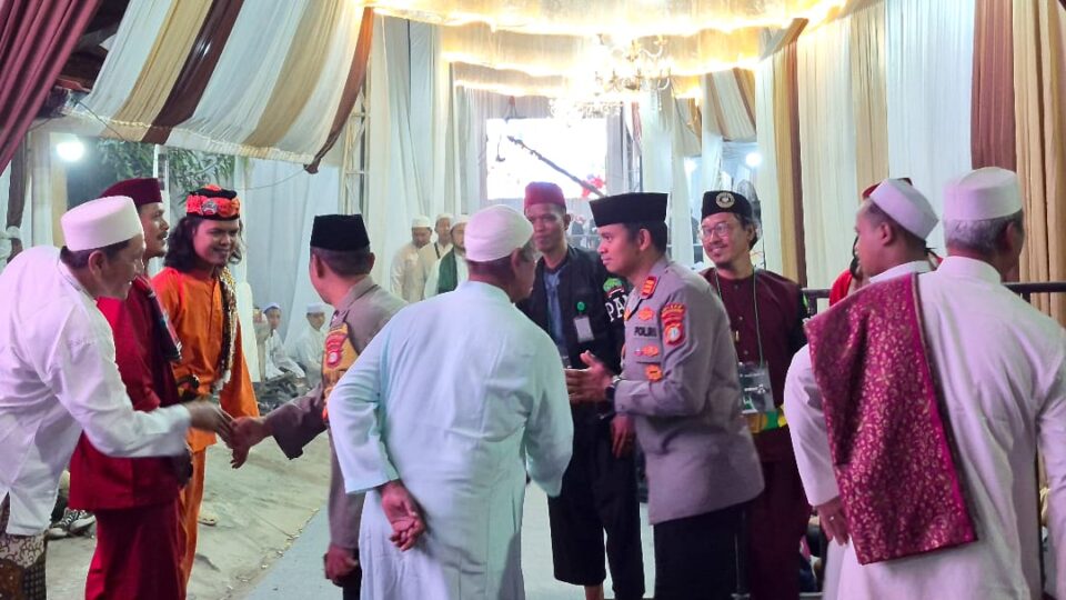 Maulid Nabi di Pekayon Dihadiri Ribuan Jamaah, Kapolsek Bekasi Selatan Pastikan Kegiatan Aman dan Kondusif