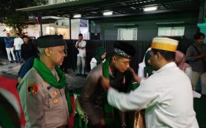 Dampingi Wakapolres, Kapolsek Pondok Gede Pastikan Keamanan Maulid Akbar Sukses dan Kondusif