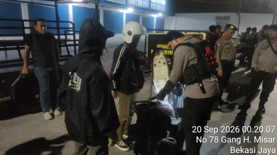 Hadirkan Rasa Aman Malam Hari, Tim 2 Presisi Patroli Skala Besar di Empat Kawasan Rawan Kota Bekasi