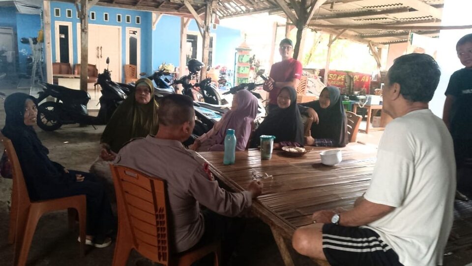 POLRES METRO BEKASI KOTA TERJUNKAN TIM JAGA PELAJAR DI SMKN 9 BEKASI CEGAH KRIMINALITAS REMAJA