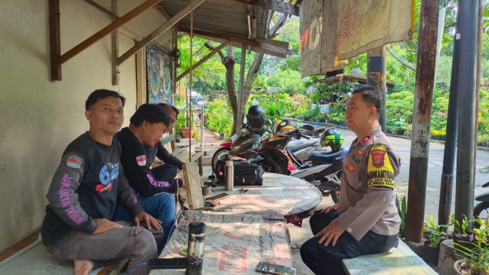Sosialisasi Kamtibmas dan Pencegahan C3, Bhabinkamtibmas Kotabaru Sambangi Warga Limai Raya