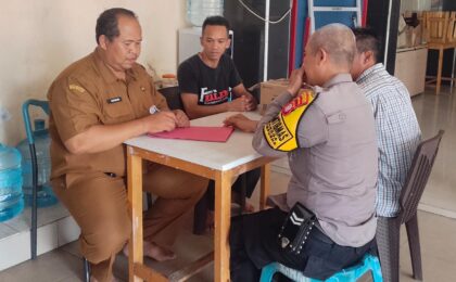 Tingkatkan Kewaspadaan Kewilayahan, Bhabinkamtibmas Jatirangga Sambangi Pengurus RT dan Warga