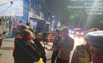 PATROLI RUTIN TIM 3 PRESISI BEKASI KOTA JELAJAHI SEJUMLAH RUAS JALAN CEGAH GUANTIBMAS MALAM