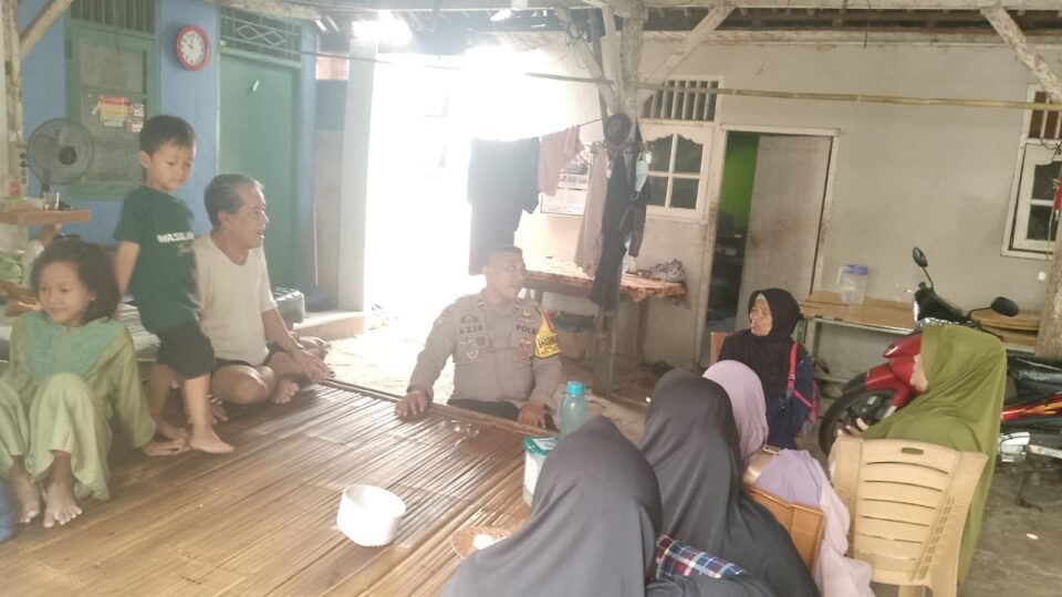 Sambang Bhabinkamtibmas Polsek Jatisampurna Serap Aspirasi Warga Jatiraden