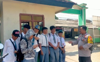 Tim Gabungan Polres Metro Bekasi Kota Gelar Program Jaga Pelajar di SMKN 9 Bekasi