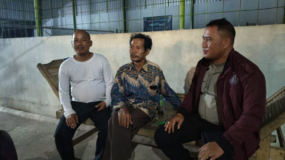 Patroli Malam Bhabinkamtibmas Cimuning di Kampung Cibitung Seberang
