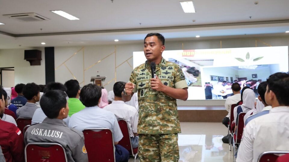 Polres Metro Bekasi Kota dan Dandim 0507/Bekasi Berbagi Inspirasi dengan 242 Ketua OSIS