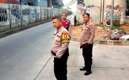 Jaga Jakarta On The Spot: Cegah 3C dan Tawuran, Polsek Bekasi Selatan Gelar Strong Point di Cikunir Raya