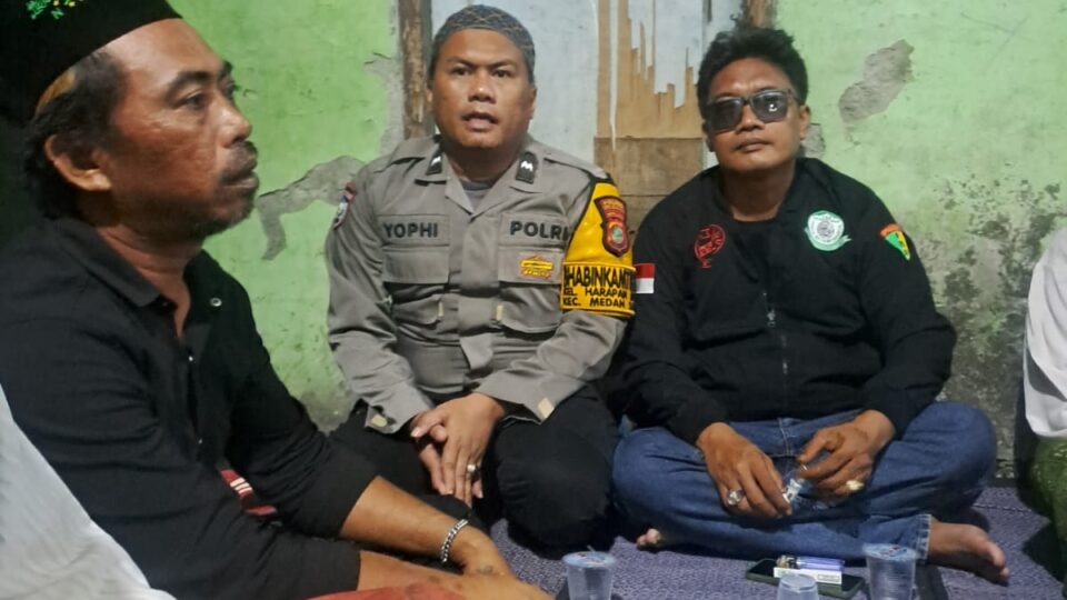 Bhabinkamtibmas Harapan Mulya ikuti Pengajian Tahlilan Duka Tokoh Ormas