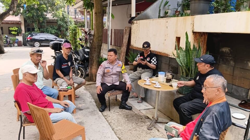 JAGA JAKARTA ON THE SPOT, BHABINKAMTIBMAS SERAP ASPIRASI WARGA, INGATKAN PENTINGNYA KAMTIBMAS DAN KEWASPADAAN TERHADAP KEBAKARAN