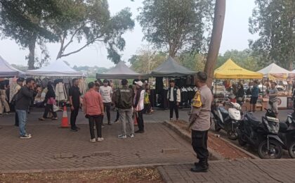 Pemantauan Pedagang Pasar Pagi, Bhabinkamtibmas Pastikan Situasi Kondusif Jelang Kunjungan Menko