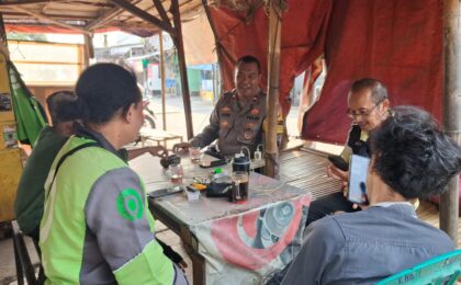 Bhabinkamtibmas Marga Jaya Sambangi Warga, Sampaikan Pesan Kamtibmas