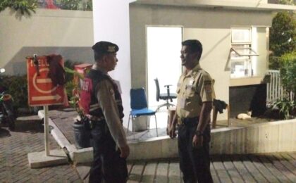 PATROLI DIALOGIS MALAM HARI SAT SAMAPTA POLRES METRO BEKASI KOTA DI KANTOR BANK BNI JL. A. YANI BEKASI SELATAN