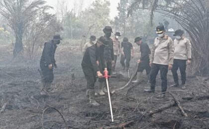 Polda Kalteng Optimalkan Serbuk Tepung Singkong "Hertindo AF31", Untuk Padamkan Bara di Lahan Gambut