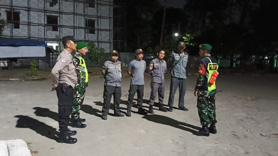 Perkuat Keamanan Pemukiman Malam Hari, Tiga Pilar Rawalumbu Gelar Patroli Bersama
