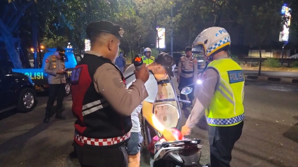 Jaga Jakarta On The Spot : Polsek Bekasi Barat Gelar Razia dan Patroli Antisipasi Kejahatan Jalanan