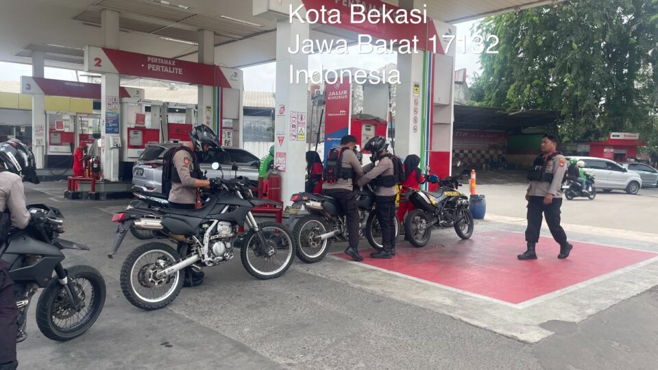 Dekati Warga Terminal Bekasi, Tim Perintis Presisi Gelar Patroli Dialogis Siang Hari