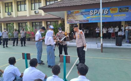Kapolsek Pondok Gede Sosialisasikan Maklumat Kapolres, Ajak Pelajar Bijak Sikapi Ajakan Unjuk Rasa