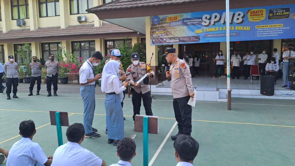 Kapolsek Pondok Gede Sosialisasikan Maklumat Kapolres, Ajak Pelajar Bijak Sikapi Ajakan Unjuk Rasa
