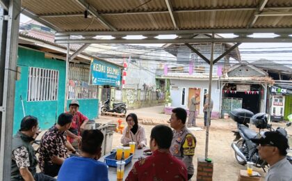 JAGA JAKARTA ON THE SPOT, BHABINKAMTIBMAS SERAP ASPIRASI DAN AJAK WARGA UNTUK SELALU MENJAGA KAMTIBMAS