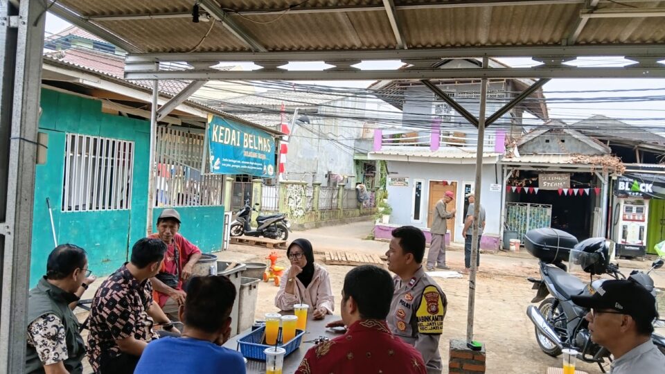 JAGA JAKARTA ON THE SPOT, BHABINKAMTIBMAS SERAP ASPIRASI DAN AJAK WARGA UNTUK SELALU MENJAGA KAMTIBMAS