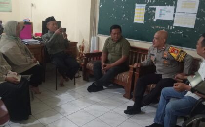 Polsek Bantargebang Sambangi SMK Al Muhtadin dalam Program Orang Tua Asuh