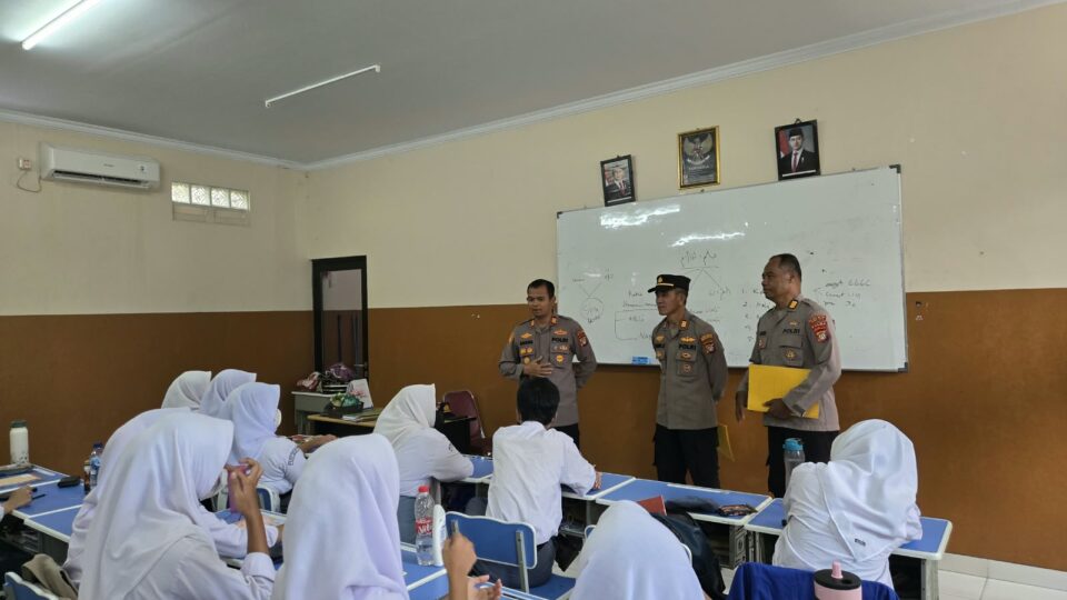 Kapolsek Bekasi Selatan Sosialisasikan Maklumat Perlindungan Pelajar, Arahkan Generasi Muda Aktif Dalam Kegiatan Positif