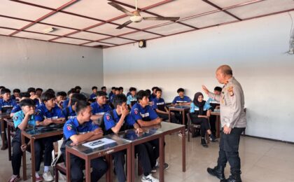Kapolsek Bantargebang Sosialisasikan Maklumat Kapolres, Ajak Pelajar Bijak Sikapi Ajakan Unjuk Rasa